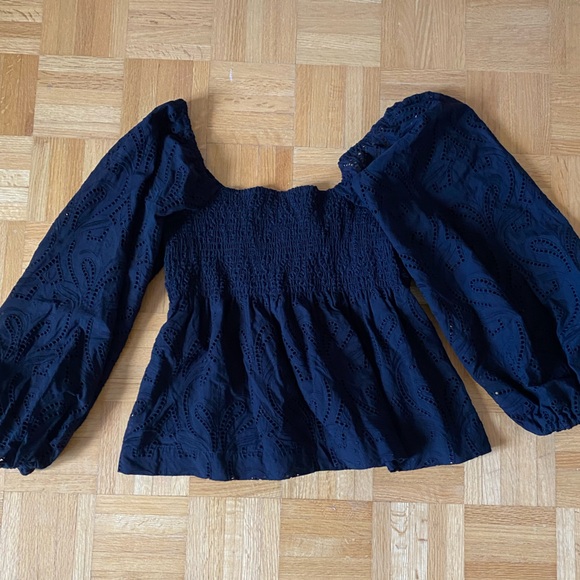 Banana Republic eyelet twist shirt, black - Picture 2 of 4